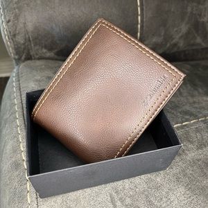 FREE SHIPPING New Columbia Wallet in Brown with built in RFID shield
